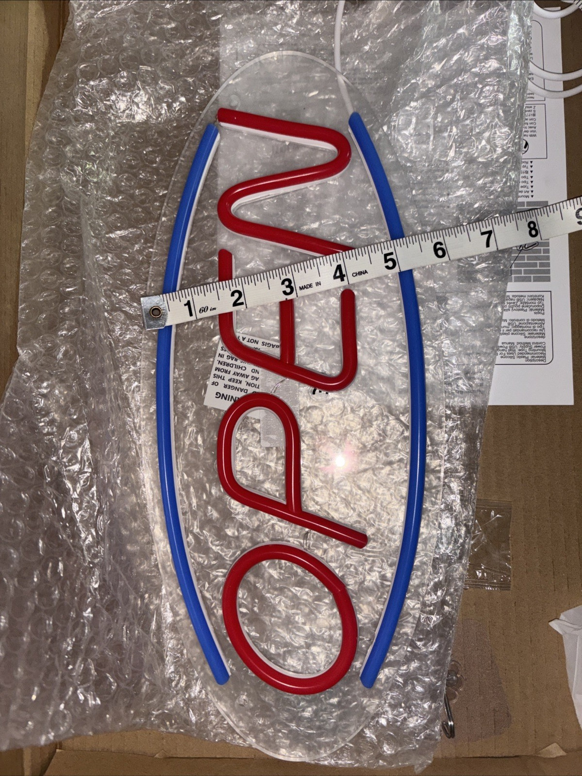 Oval « OPEN » LED Neon Sign – Vibrant Business Storefront Display – New