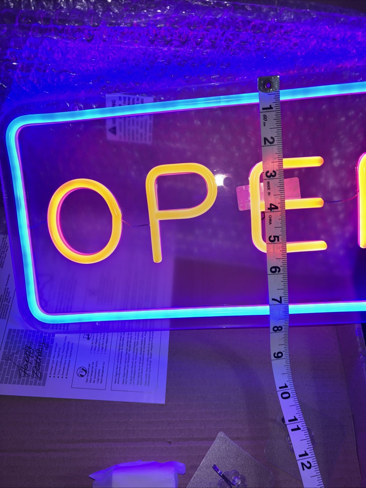 Vibrant « OPEN » LED Neon-Style Sign – Blue And Red Illumination