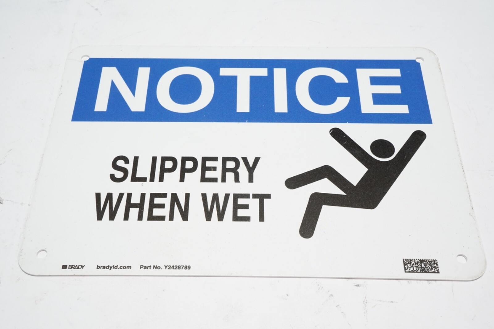 New Brady Corporation Y2428789 « Slippery When Wet » Sign 10&Prime; x 7&Prime; 129115 ShpsFREE