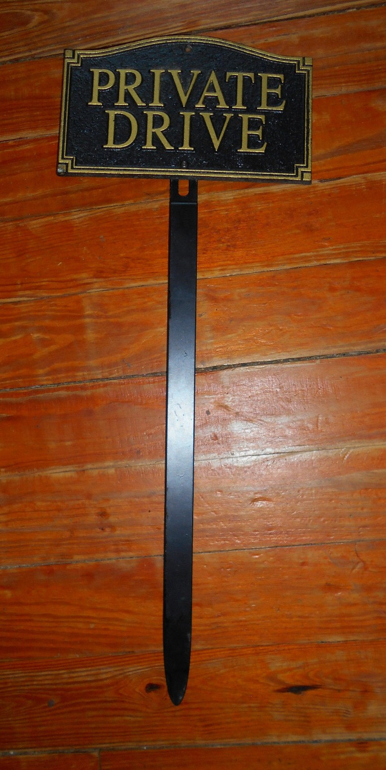 Decorative Rustproof 5 5/8&Prime; x 9 1/2&Prime; PRIVATE DRIVE Sign – Metal Lawn Stake