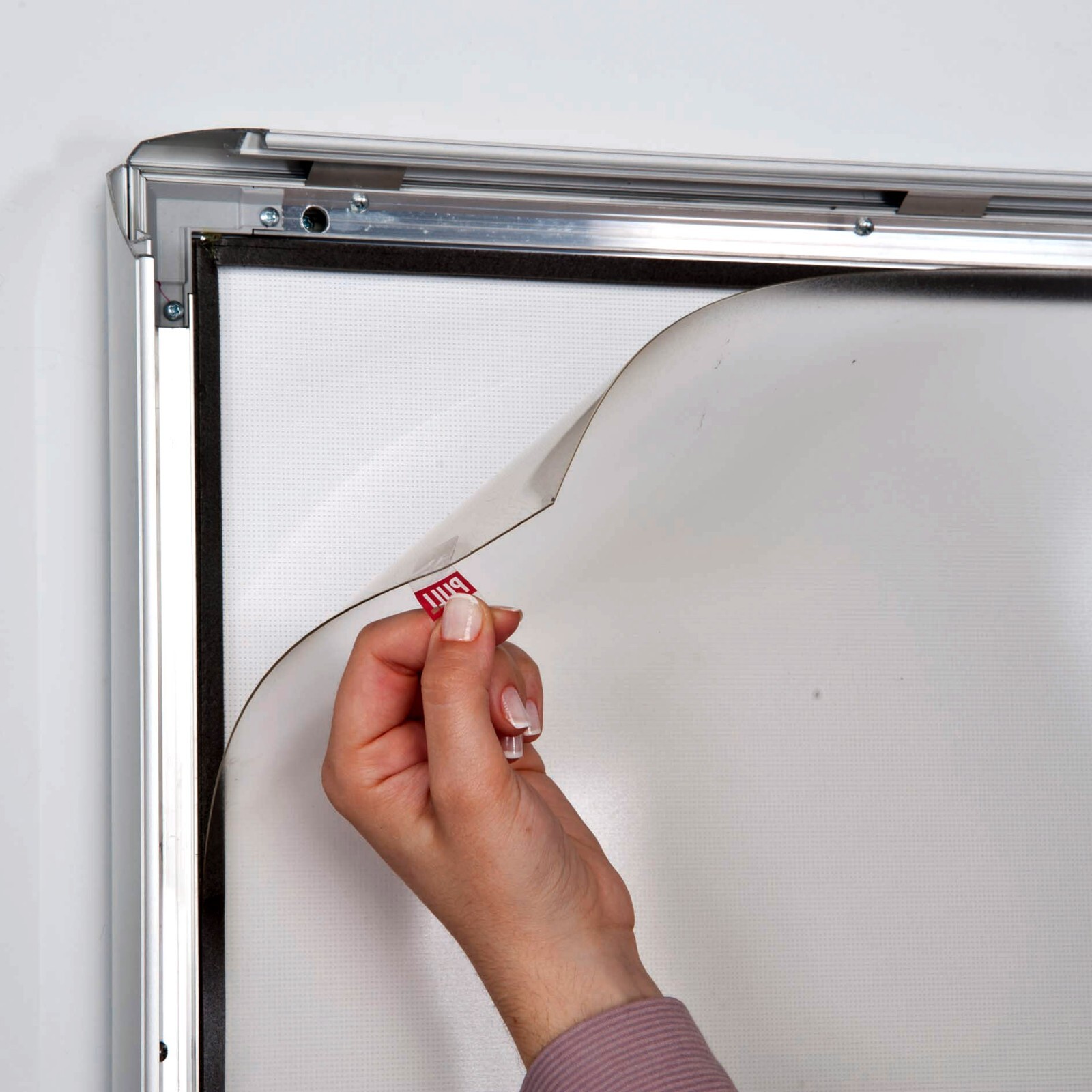 Lockable Weatherproof Snap Frame Smart Ledbox 1.38&Prime; Aluminum Profile Silver