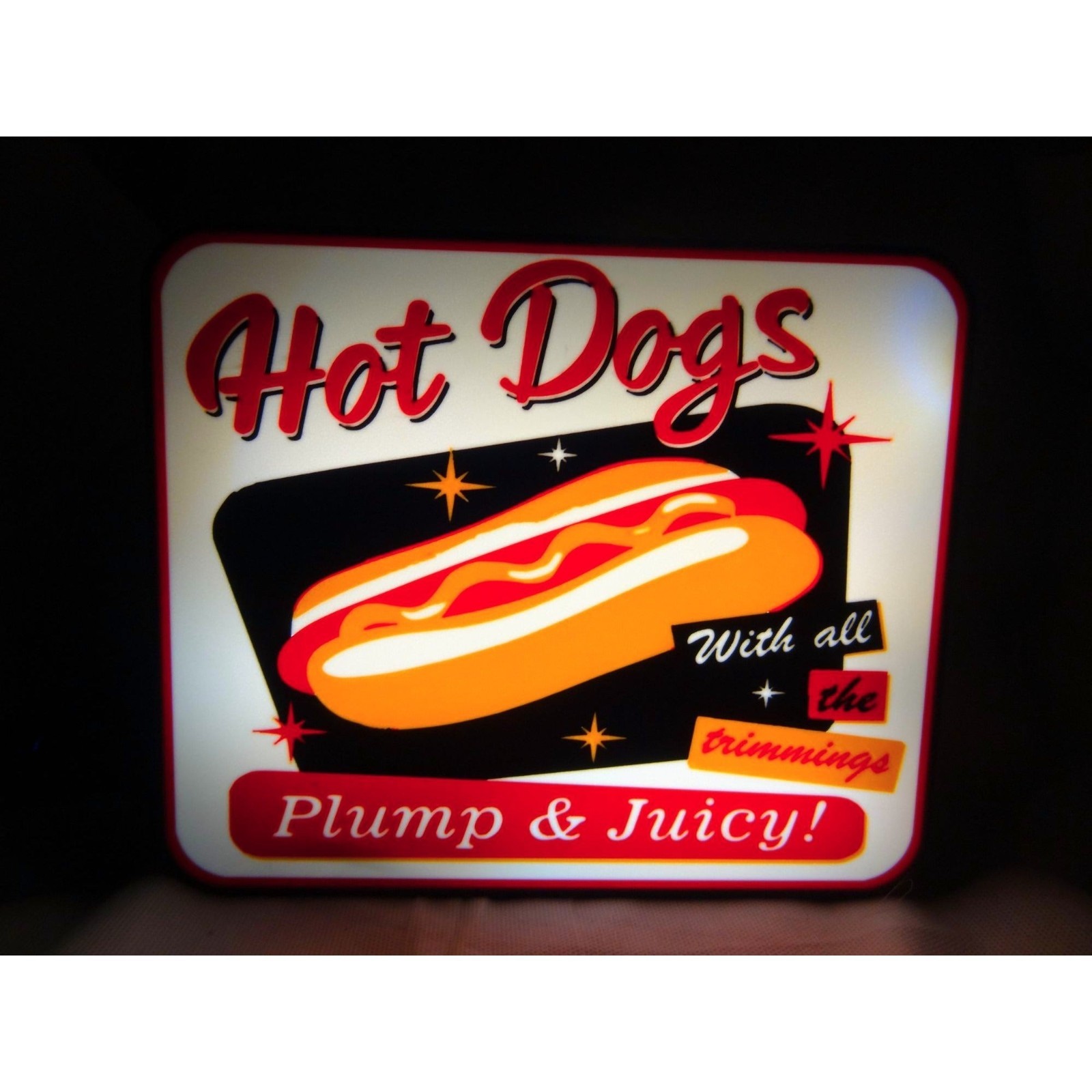 Retro LED Hot Dogs Sign (10&Prime;x7&Prime;) – « Plump & Juicy! » Light-Up Display for Diner,