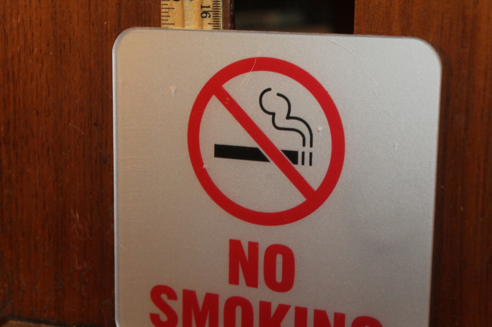 5-1/2&Prime; x 5-1/2&Prime; Plastic Sign No Smoking With Adhesive Back