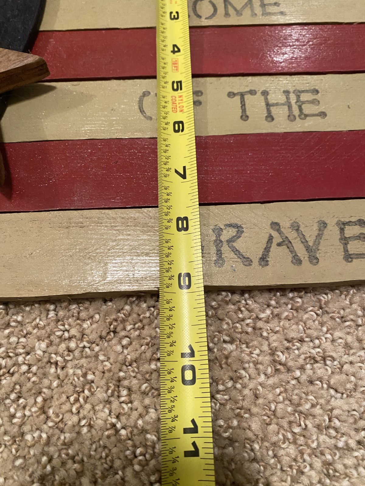 Patriotic Homemade Wooden Sign « Home of the Brave » Multicolor Wire Hanger 15×9