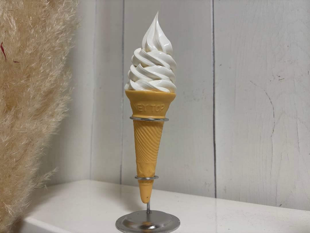 Soft serve ice cream food samples: Vanilla, Mixed, Chocolate ⚠️ Stand not in