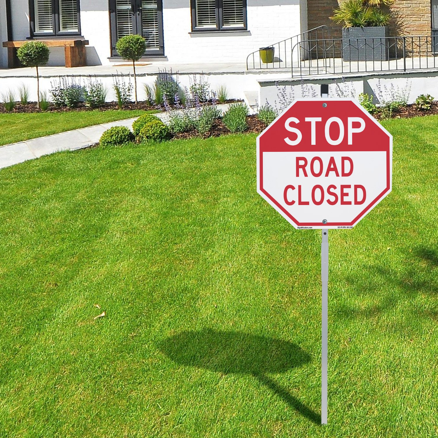 Stop Road Closed Octagon Sign With Stake Weather Resistant UV Protected