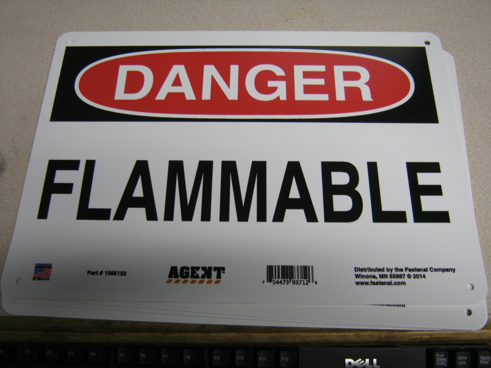 10&Prime;x14&Prime; Black/Red on White Plastic DANGER Flammable Agent® Safety Sign