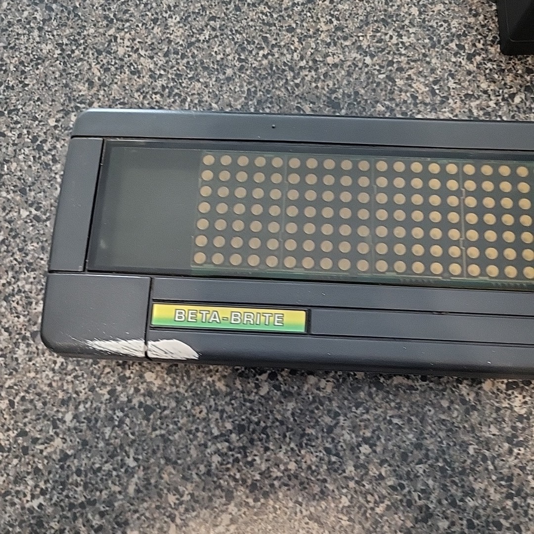 1992 AMS Beta-Brite Programmable Digital Display Sign 1044-4402 No Remote