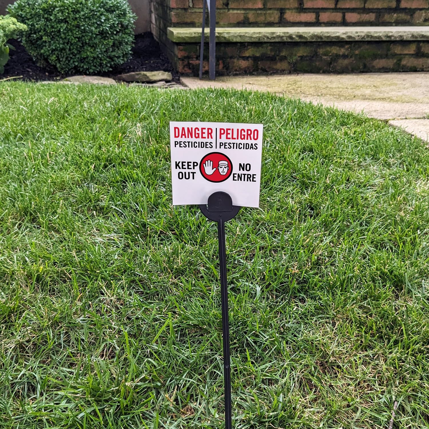 (20-Pack) Bilingual Danger Pesticides Keep Out Yard Sign with Stake, 16 Mil HDPE