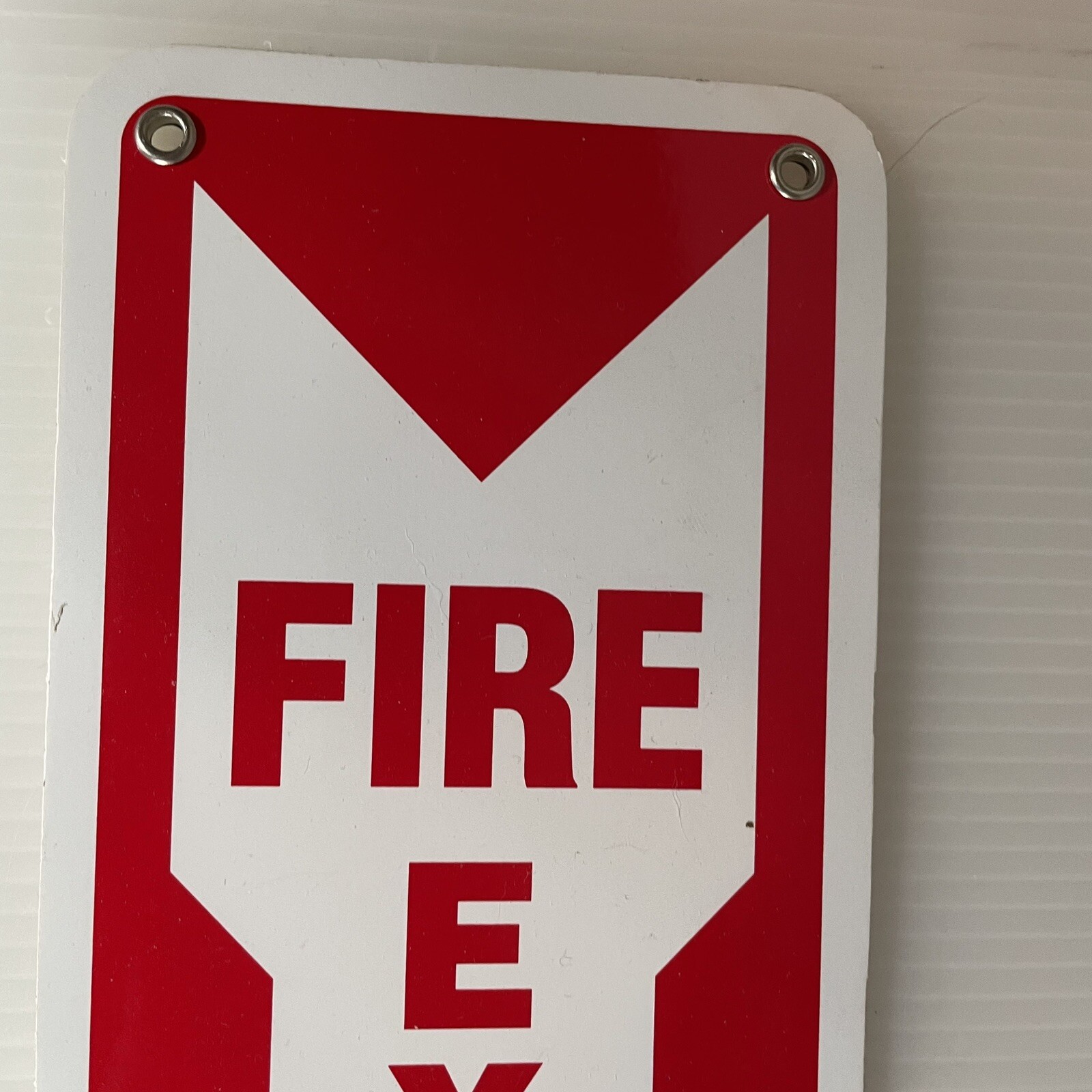 Plastic Fire Extinguisher Arrow Do No Block Sign 4”x 18” 4 Signs