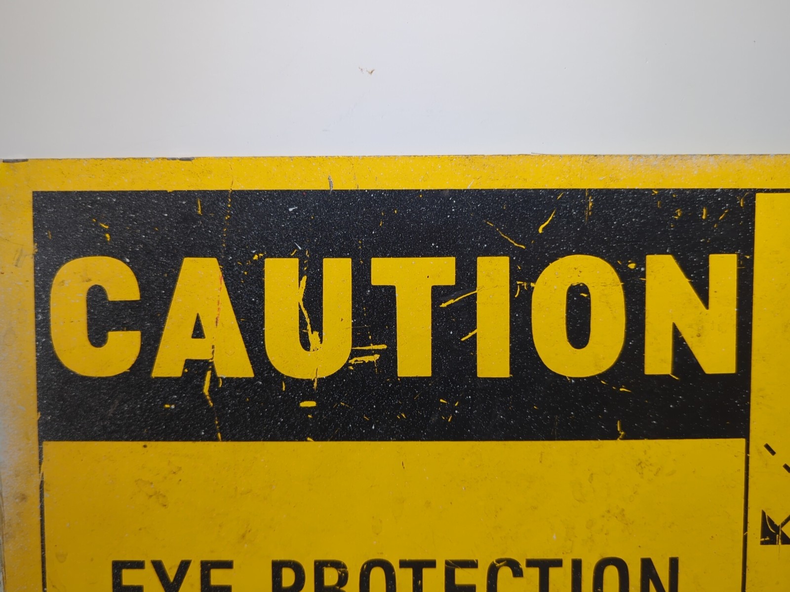 ✨11⅜in x 19in✨Mancave Metal Sign « Caution: Eye Protection Required In This Area »