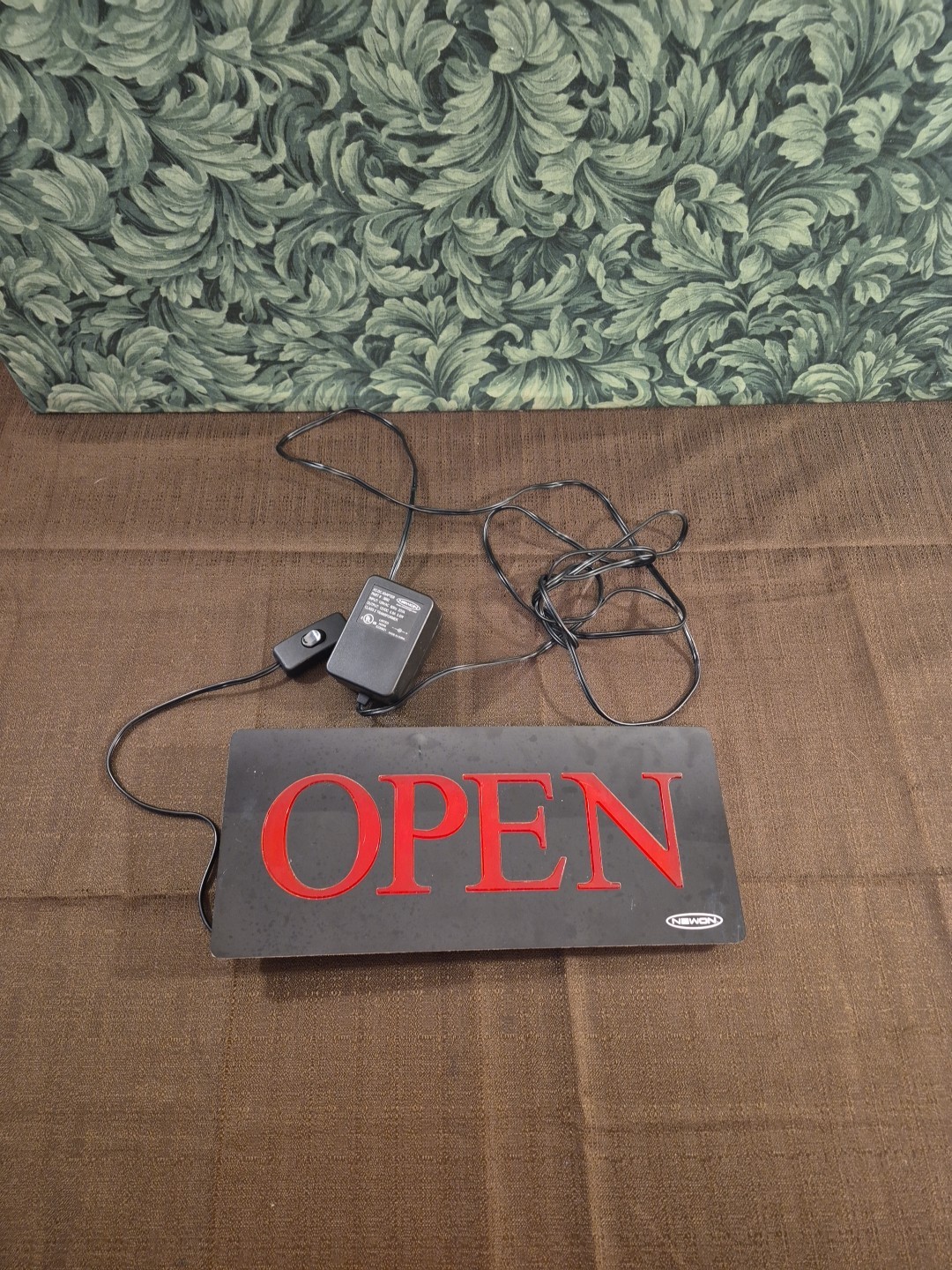 13-1/4&Prime; x 5&Prime; x 1&Prime; Newon Open Sign Business