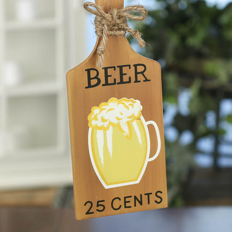 Factory Direct Craft Painted Beer Hanging Cutting Board for Kitchen and Hom
