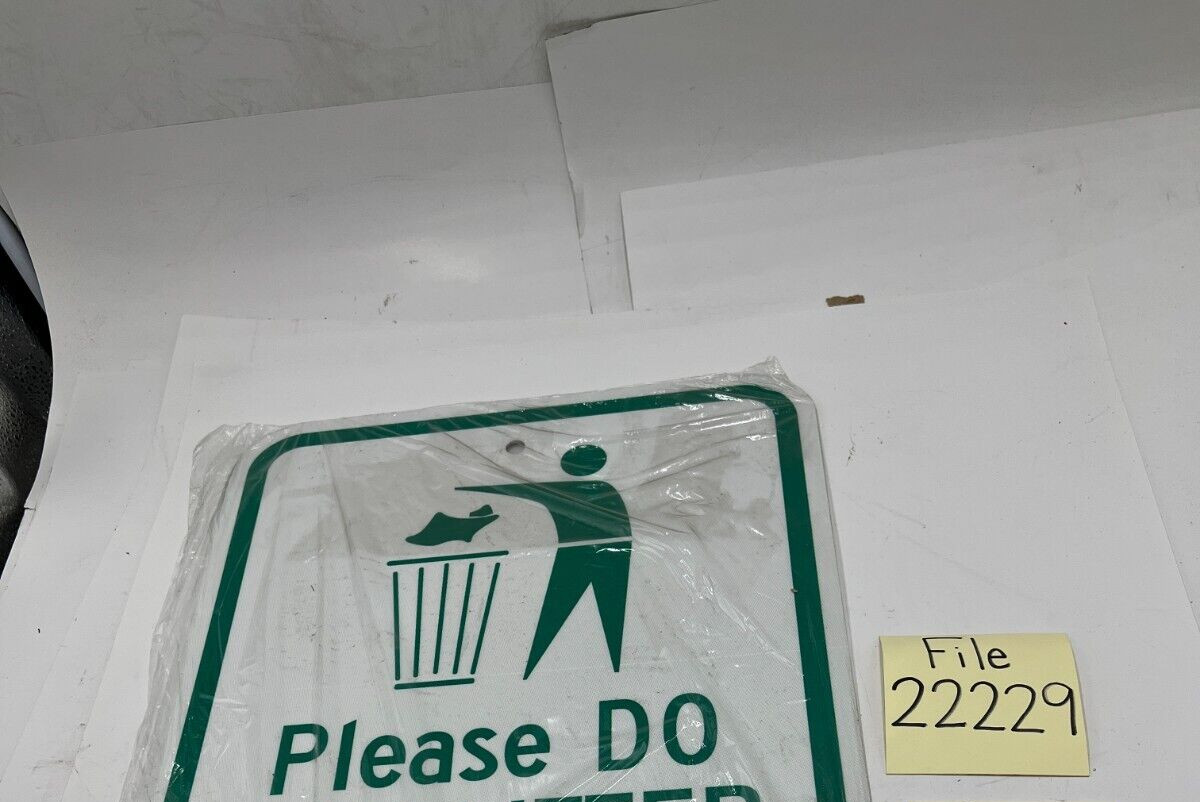(QTY 2) SmartSign 18 x 12 inch “Please Do Not Litter – Por Favor No Bote Basura”