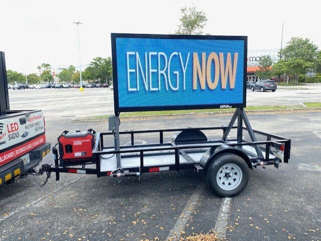 Full Color Programmable LED Sign Board on Trailer – 4&prime; x 8&prime; – USA