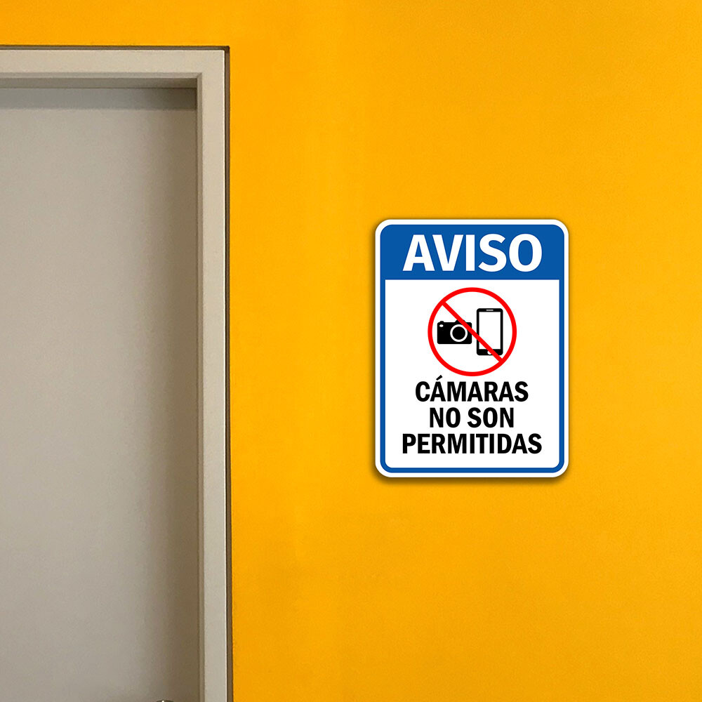 Portrait Round Plus Aviso Cámaras No Son Permitidas Wall or Door Sign
