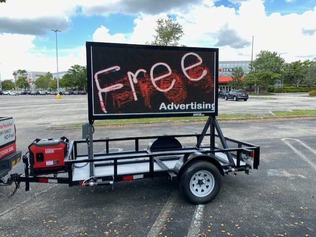 Full Color Programmable LED Sign Board on Trailer – 4&prime; x 8&prime; – USA