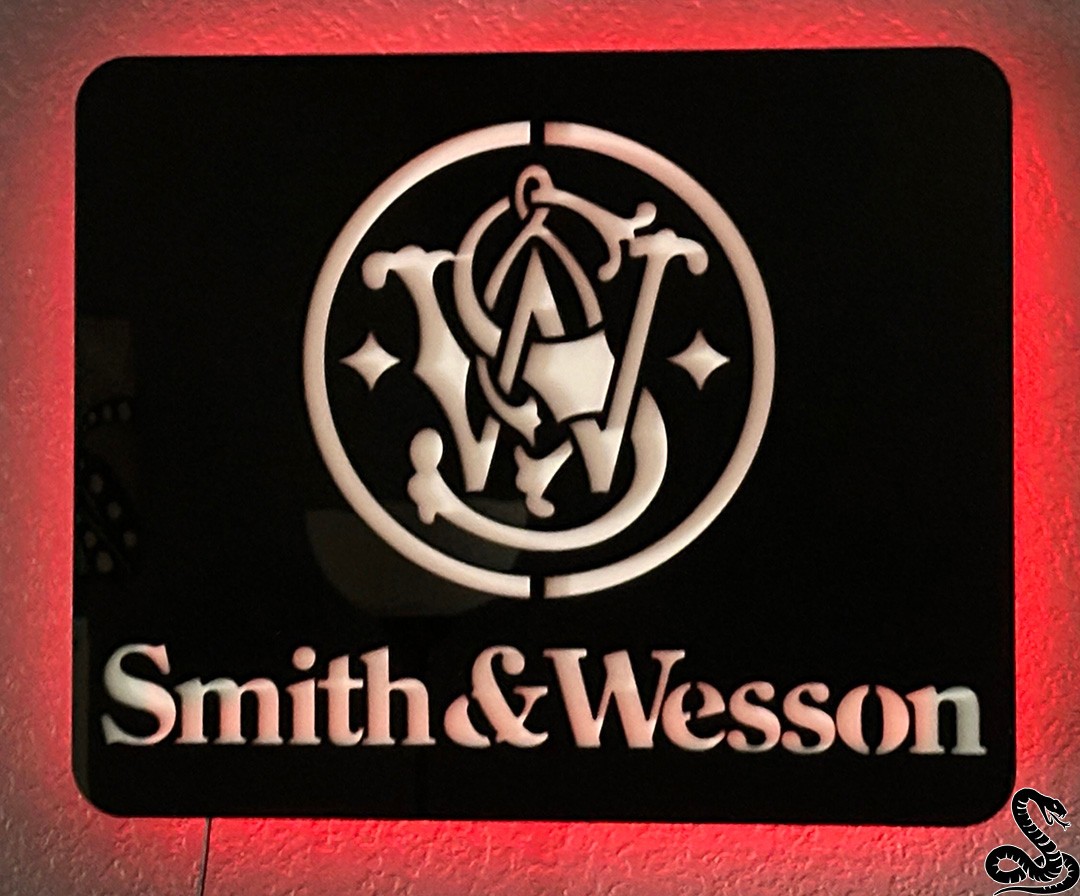 Smith & Wesson LARGE LED Acrylic Wall Sign – Home, Shop, Garage, Range, Store