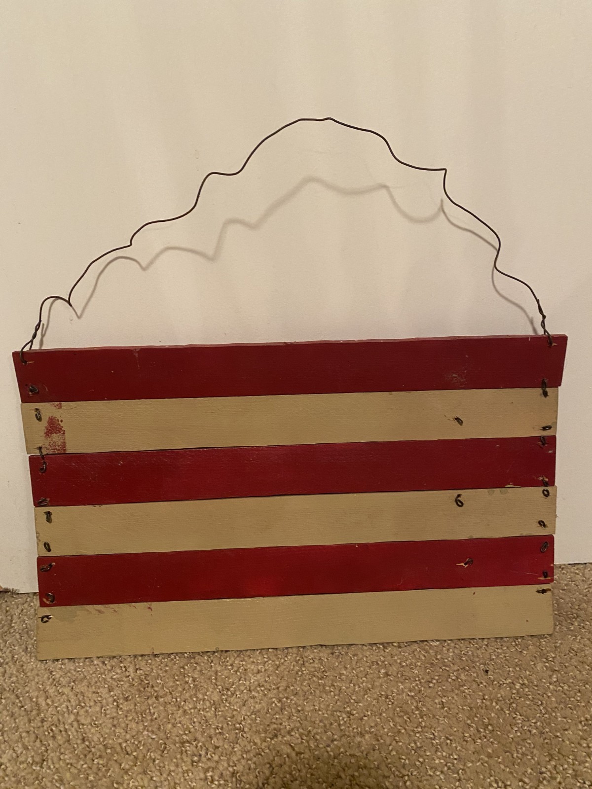 Patriotic Homemade Wooden Sign « Home of the Brave » Multicolor Wire Hanger 15×9