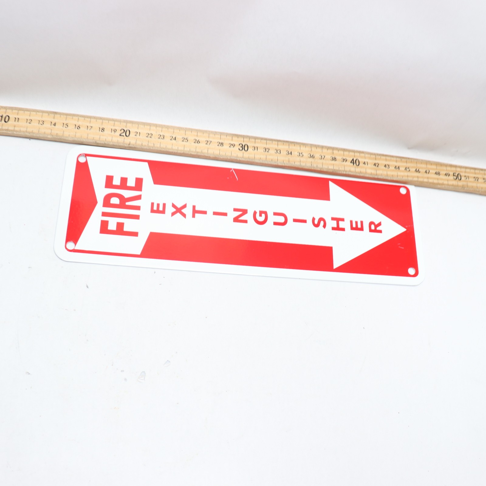 « Fire Extinguisher » Arrow Down Sign Aluminum 4&Prime; X 12&Prime;