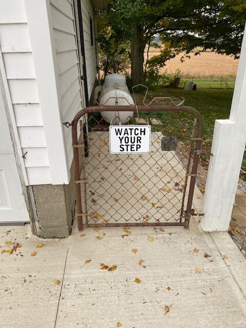 « WATCH YOUR STEP » 10&Prime; x 7&Prime; Warning Signs, 3 Sign Set, Heavyweight Aluminum