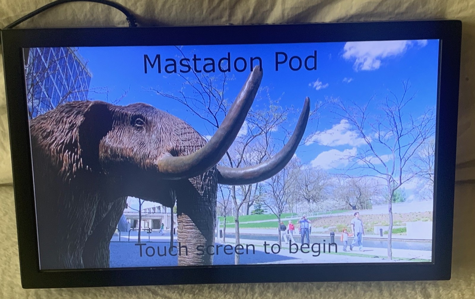 15.6 Touch Interactive LCD Advertising Player Model #: DS-156HDT w/ Pwr & Remote