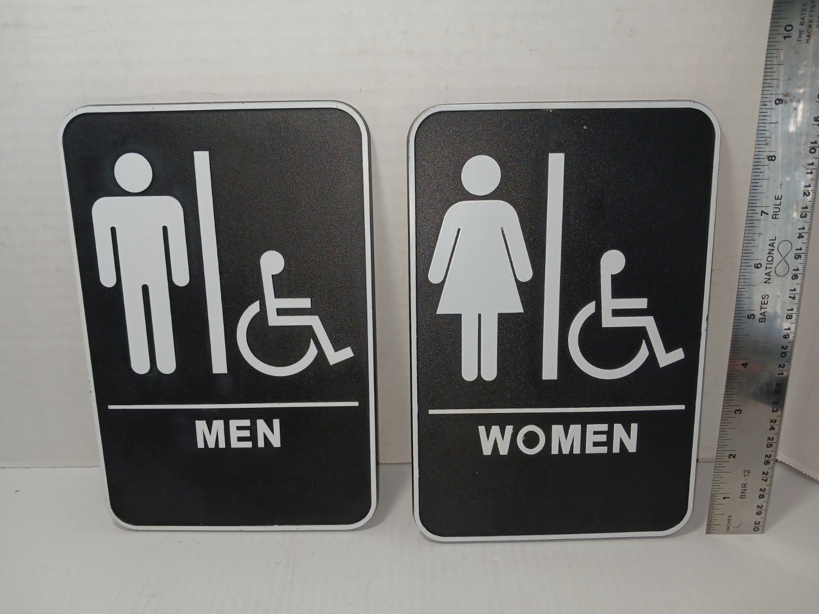 2-Men&rsquo;s Women&rsquo;s Handicapped Restroom Sign 6X9 ADA Comp W/Braille Durable Plastic