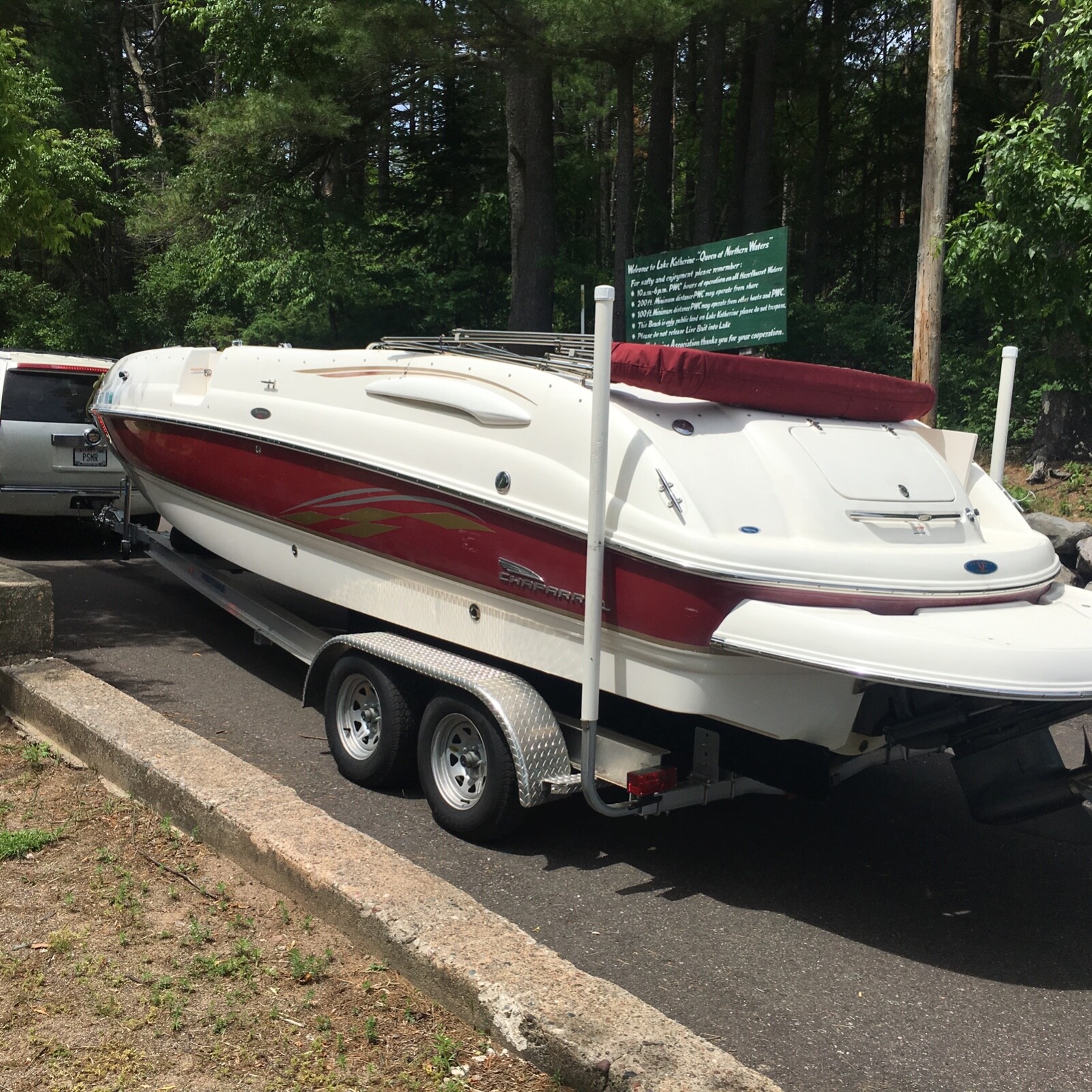 Chaparral Sunesta 252 Deckboat, 26 foot long, 35 mph cruising speed
