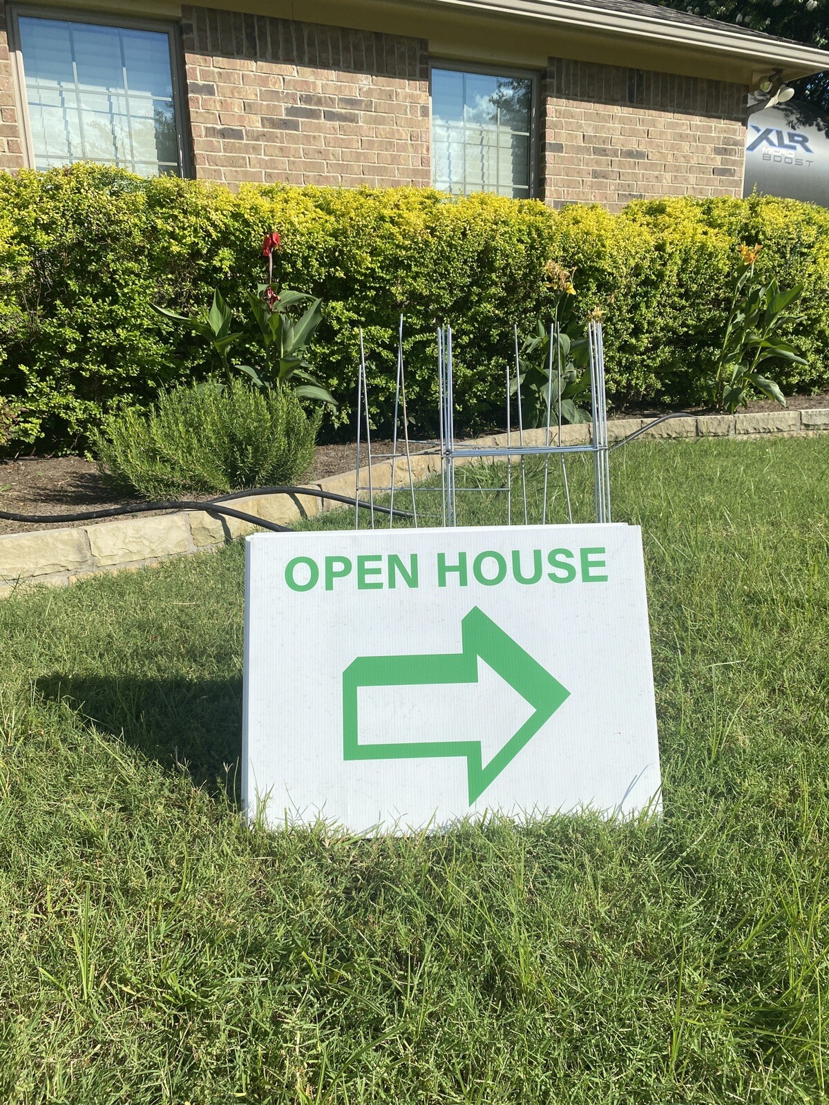 OPEN HOUSE KIT WITH BANNER, YARD SIGNS AND WRITING CARDS!