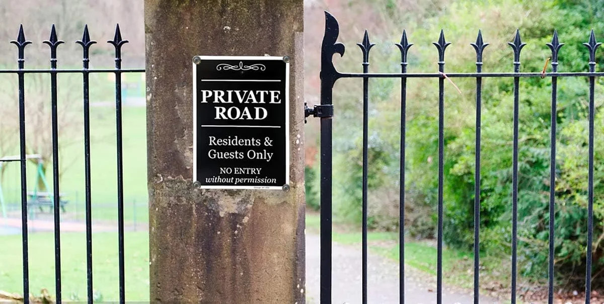 2 Pack Private Road Sign, Residents & Guests Only Access, No Entry Without Permi
