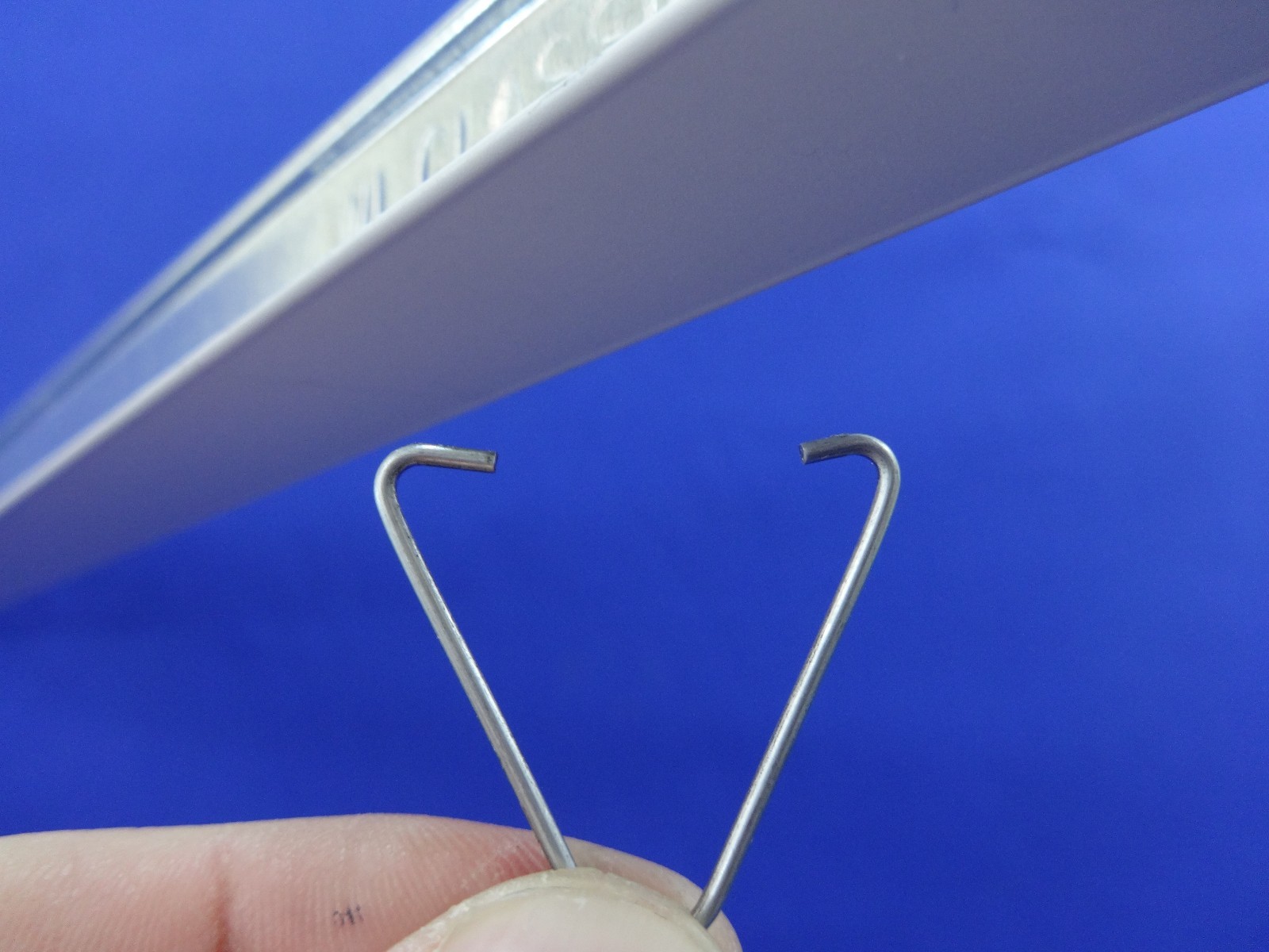 25 Qty Drop Grid Ceiling Wire V Clips Hanger Suspended Tile Grid Track Hooks