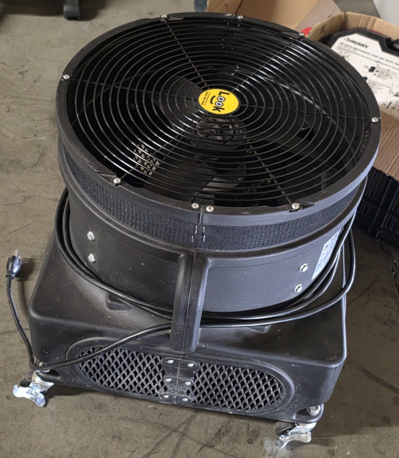 2 Air Dancers® Blower (18&Prime; Diameter ) w/ 20 ft dancers