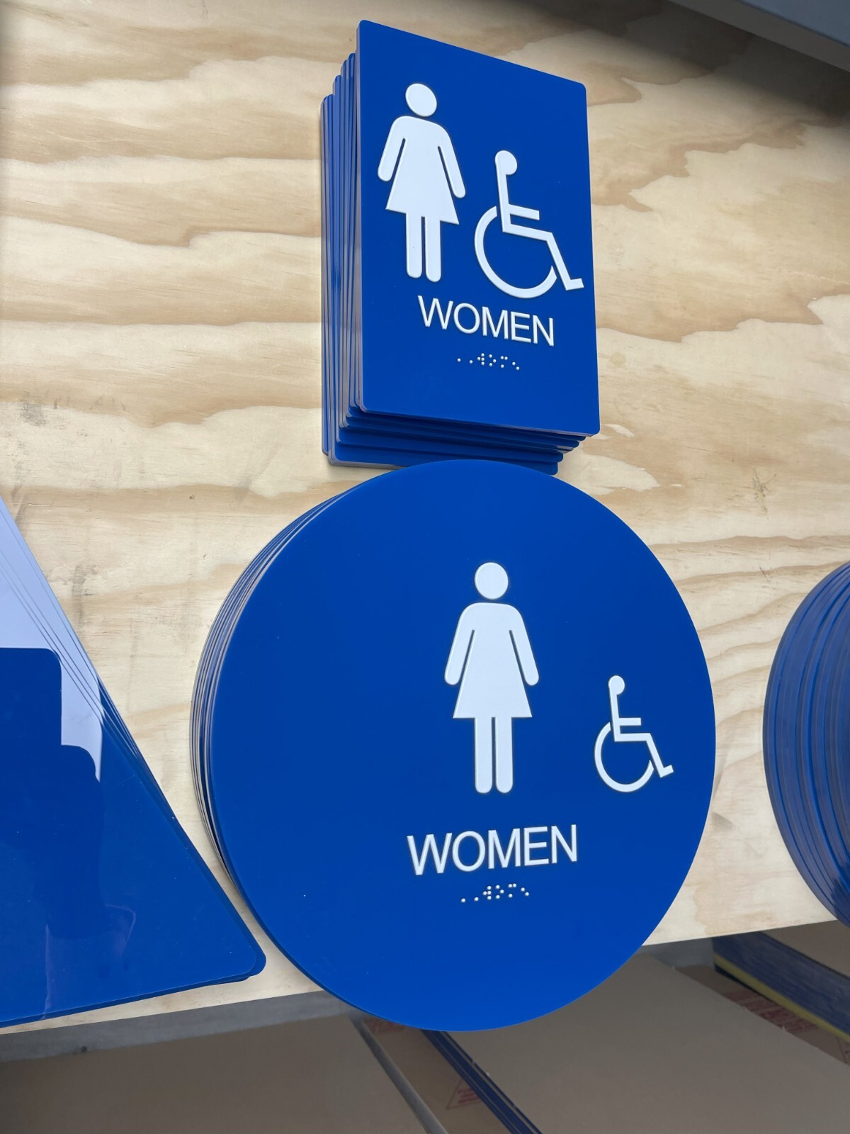 ADA / Braille Compliant Acrylic Restroom Signs, 6&Prime;X9&Prime; », 12&Prime; Round , 11&Prime; Triangle