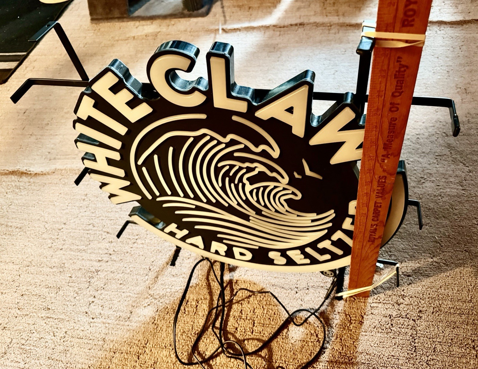 White Claw LED Faux Neon Illuminated Sign 24&Prime; Black DC24V LED 3000mA