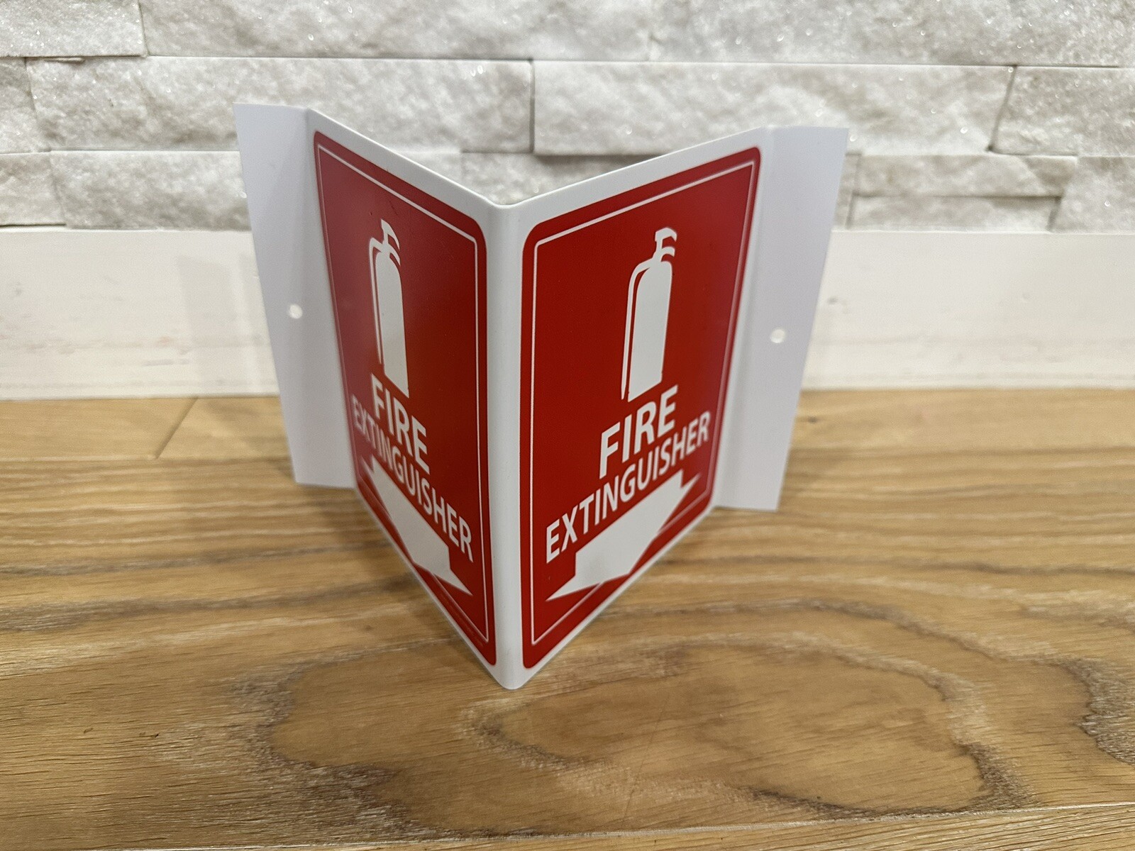 Accuform PSP618 Plastic Projection Sign 3D « Fire Extinguisher » 6&Prime; x 8-1/2&Prime;