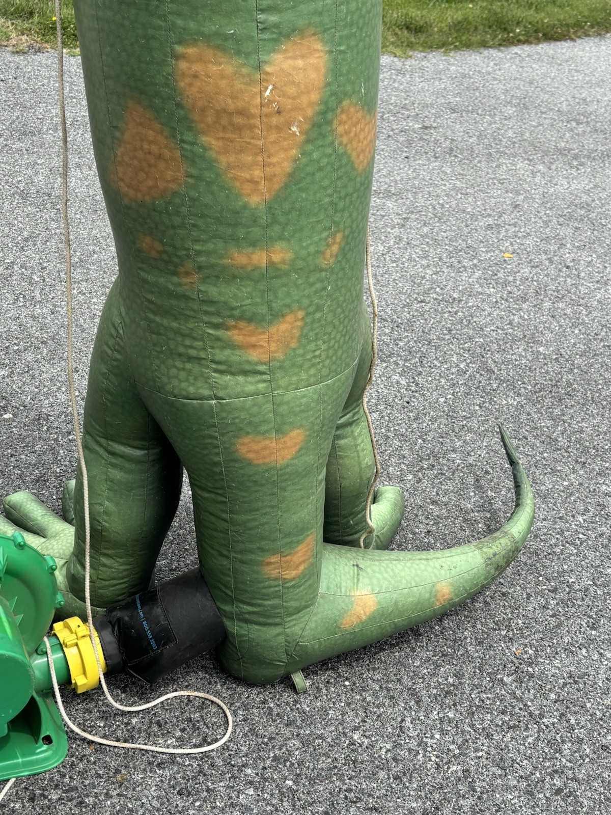 Inflatable Geico Gecko Advertising Approx 8 Feet Tall With Blower