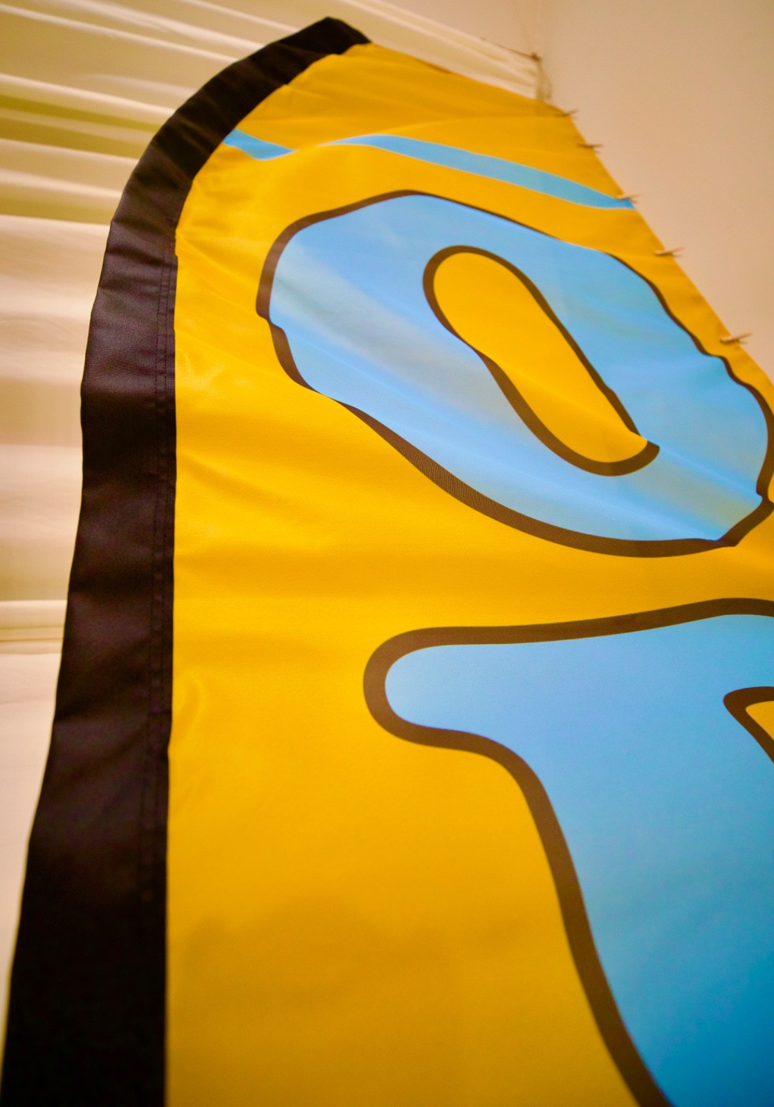 Extra Large Promotional Banner, Convex Bow Flag, Bow outward along the Tap Edge