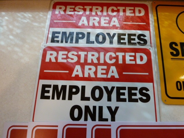 BUSINESS SIGNS – BULK LOT VARIETY (EMPLOYEES ONLY, SECURITY CAMERAS)