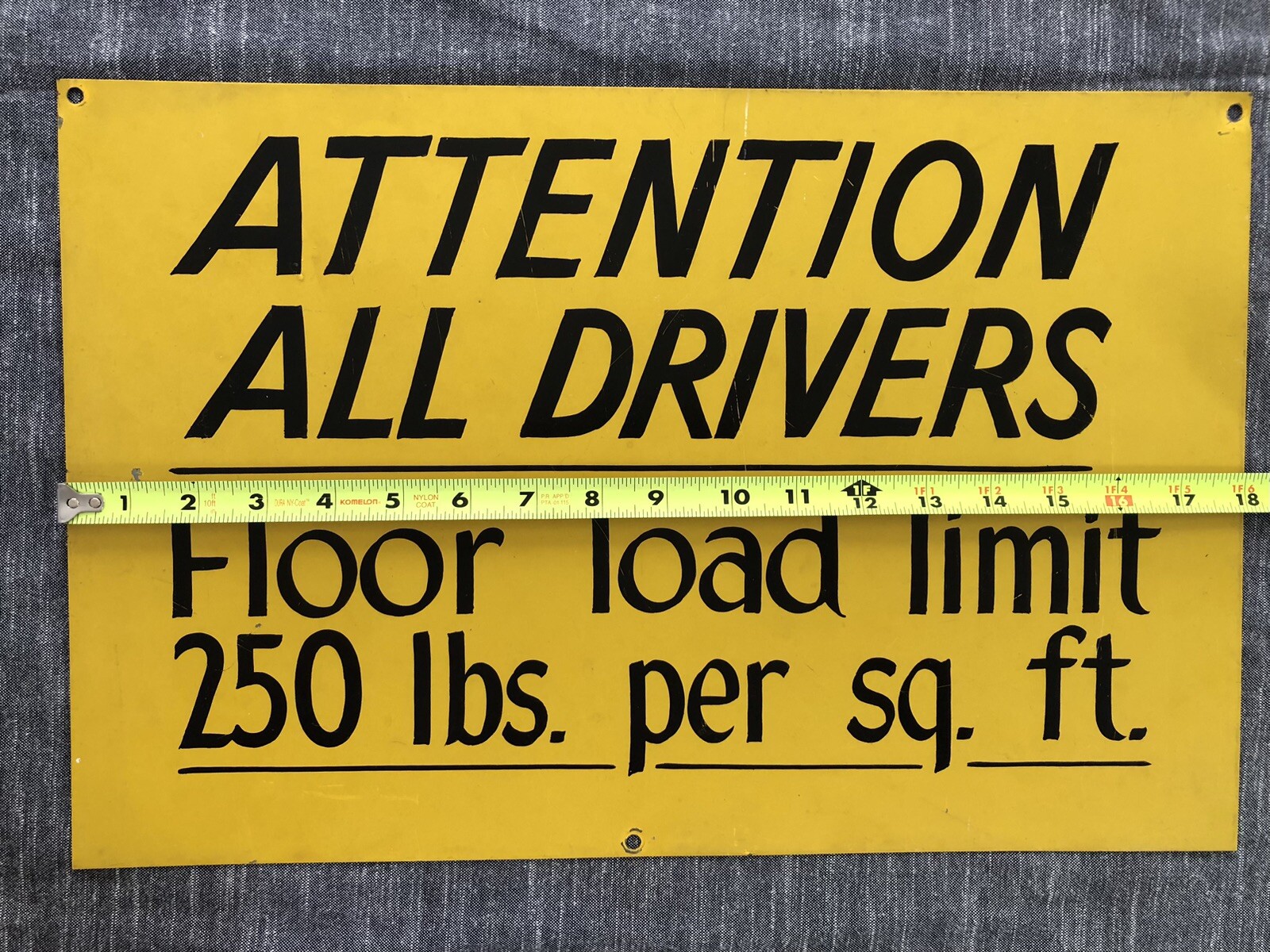 « Attention All Drivers » 18”x12” Metal Sign