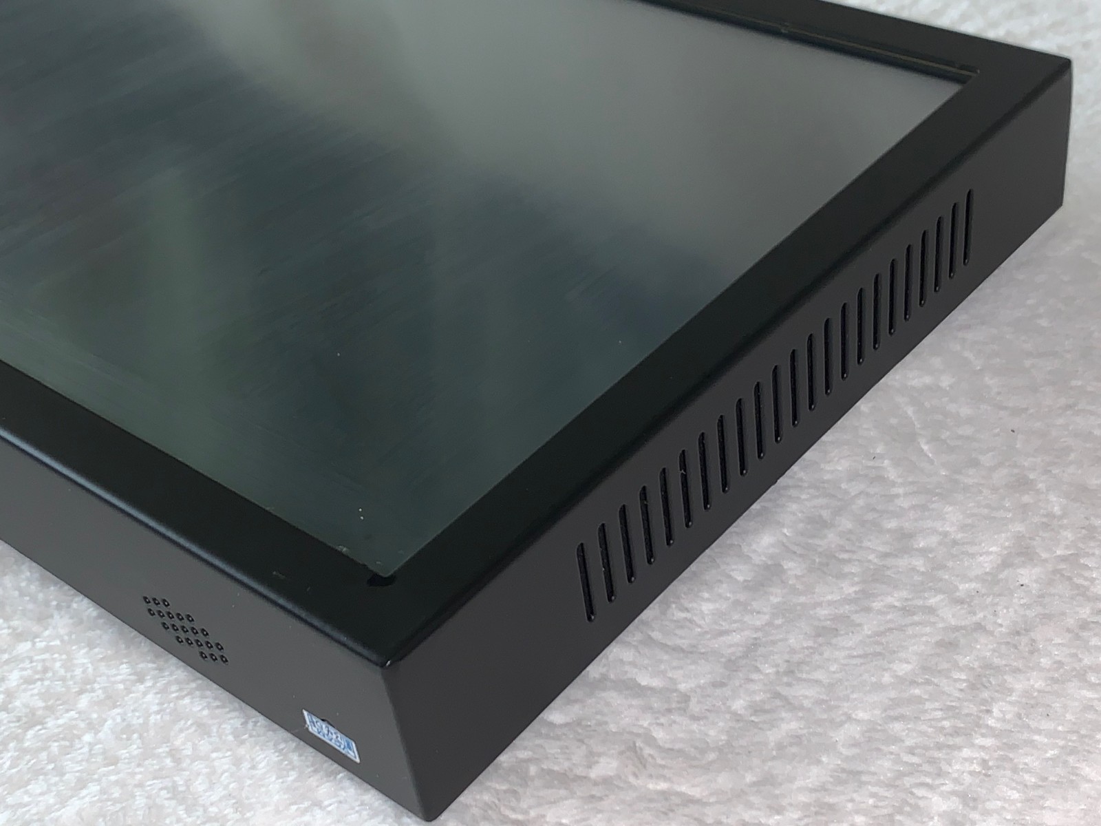 15.6 Touch Interactive LCD Advertising Player Model #: DS-156HDT w/ Pwr & Remote