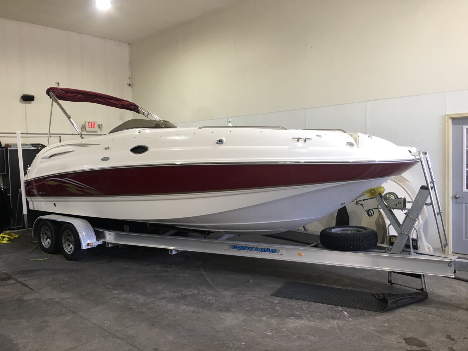 Chaparral Sunesta 252 Deckboat, 26 foot long, 35 mph cruising speed