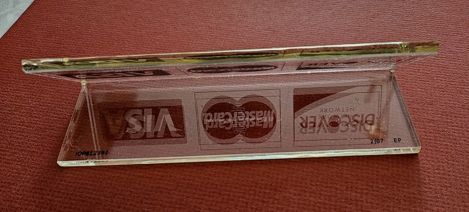 2007 Discover VISA & Mastercard Advertising Clear Acrylic Tabletop Sign