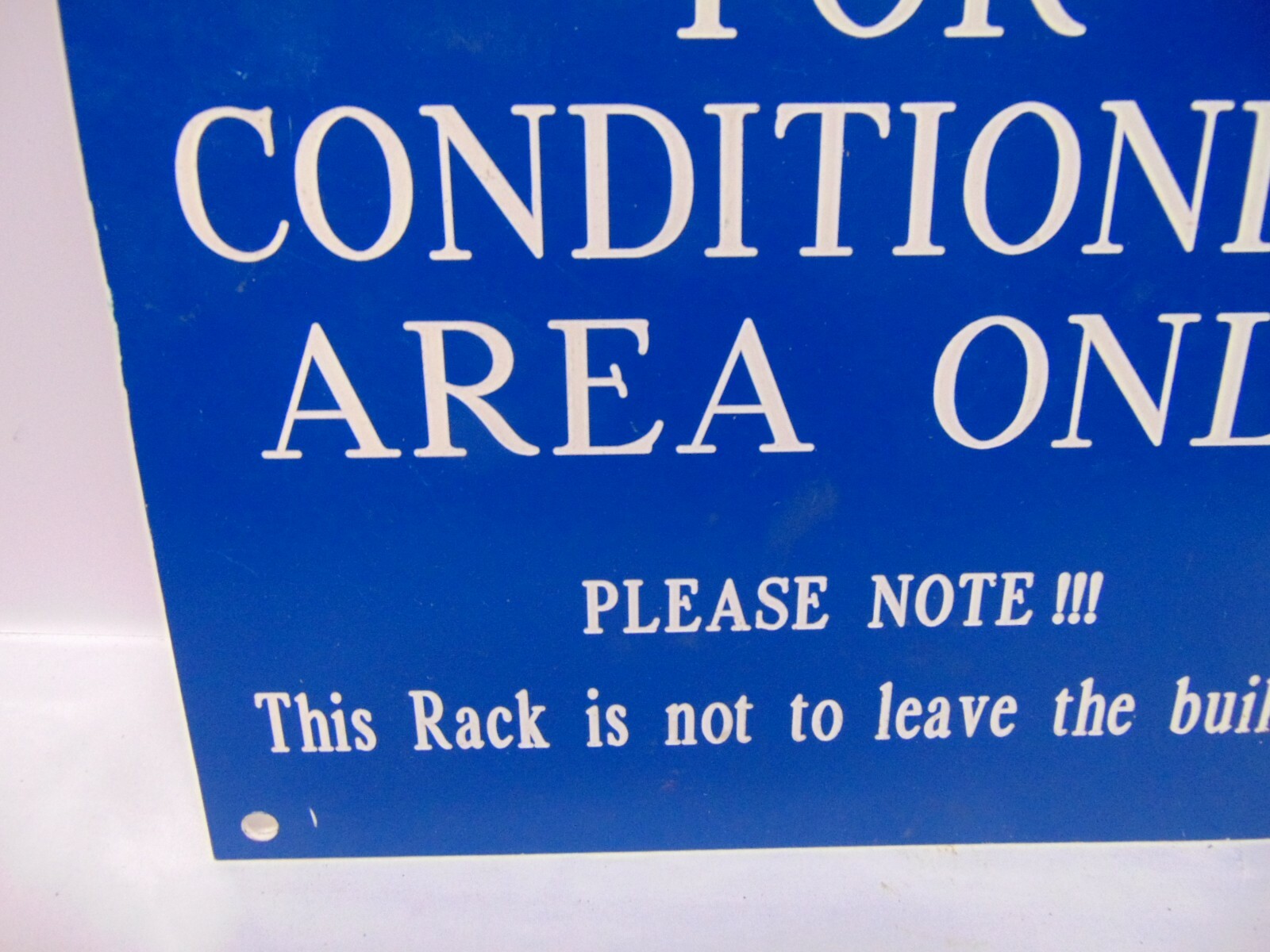 Vintage « Air Conditioning Area Only » blue sign 10&Prime; x 8&Prime; USA