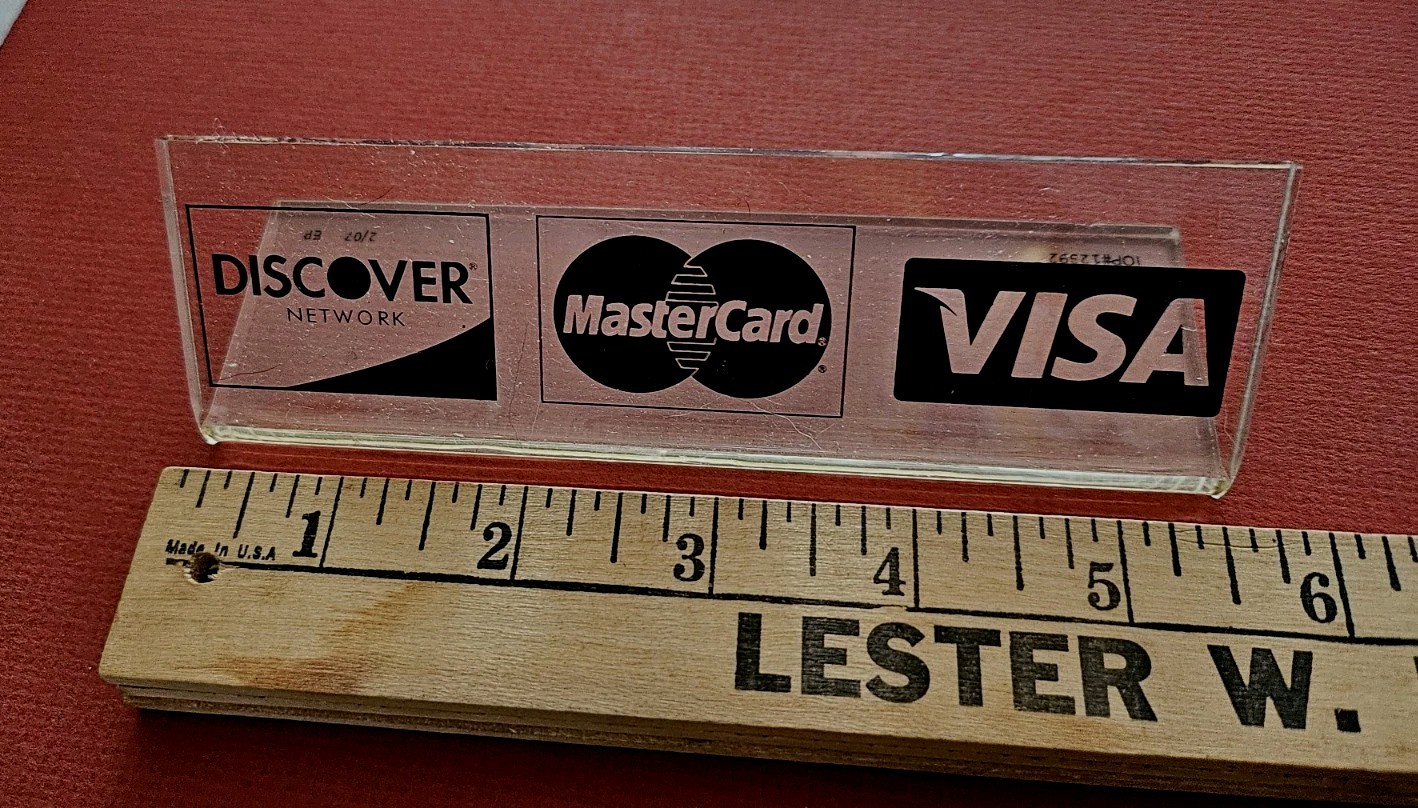 2007 Discover VISA & Mastercard Advertising Clear Acrylic Tabletop Sign