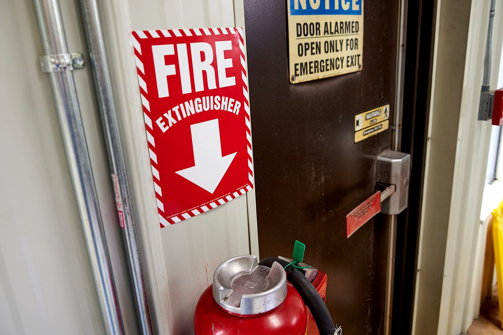5 Pack Fire Extinguisher Sign 7×10 Inch Vinyl Self Adhesive Down Arrow