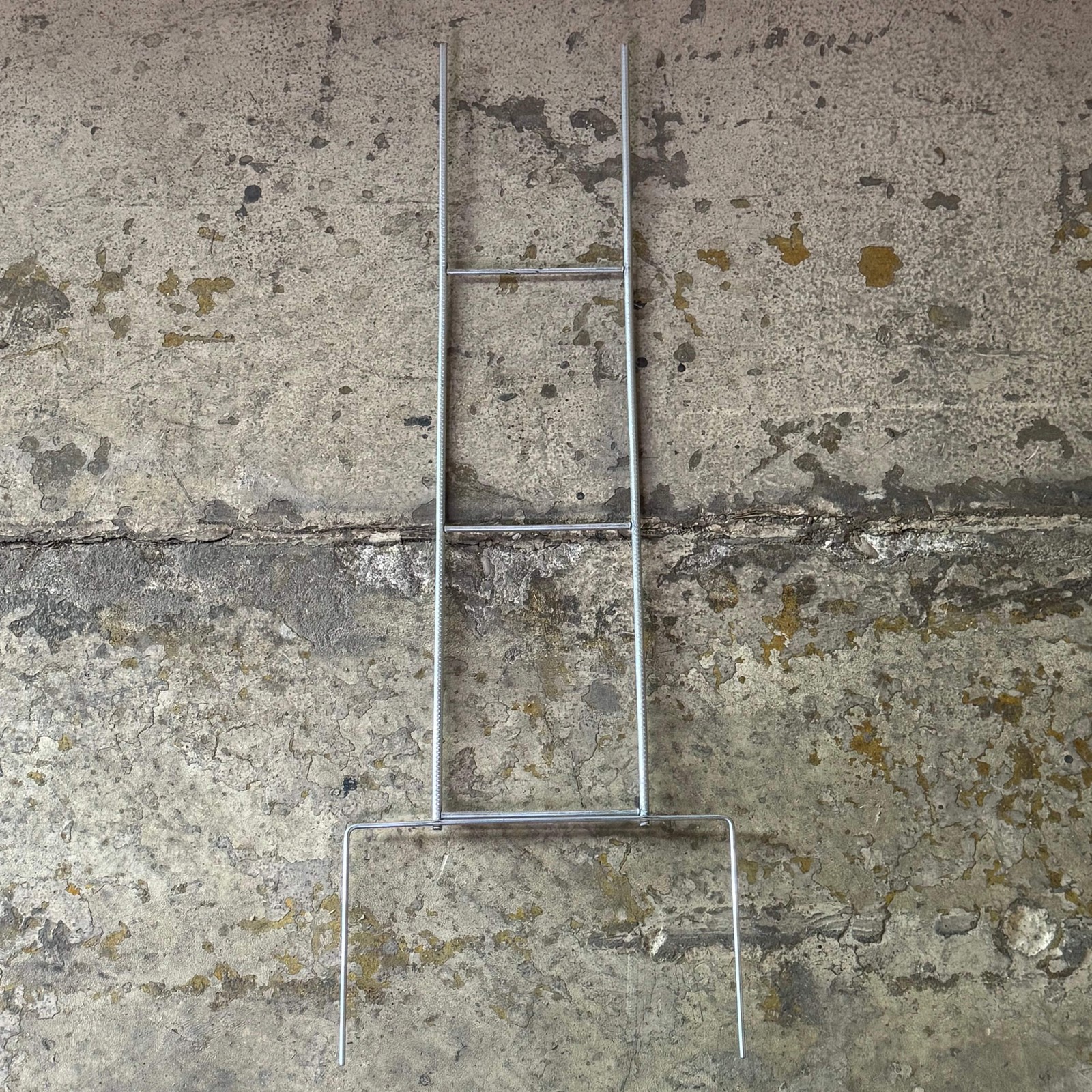 STEP STAKE (25 PACK) U-TOP Yard Sign Step Stake 1/4&Prime; B x 5 1/2&Prime; x 30&Prime; Grey