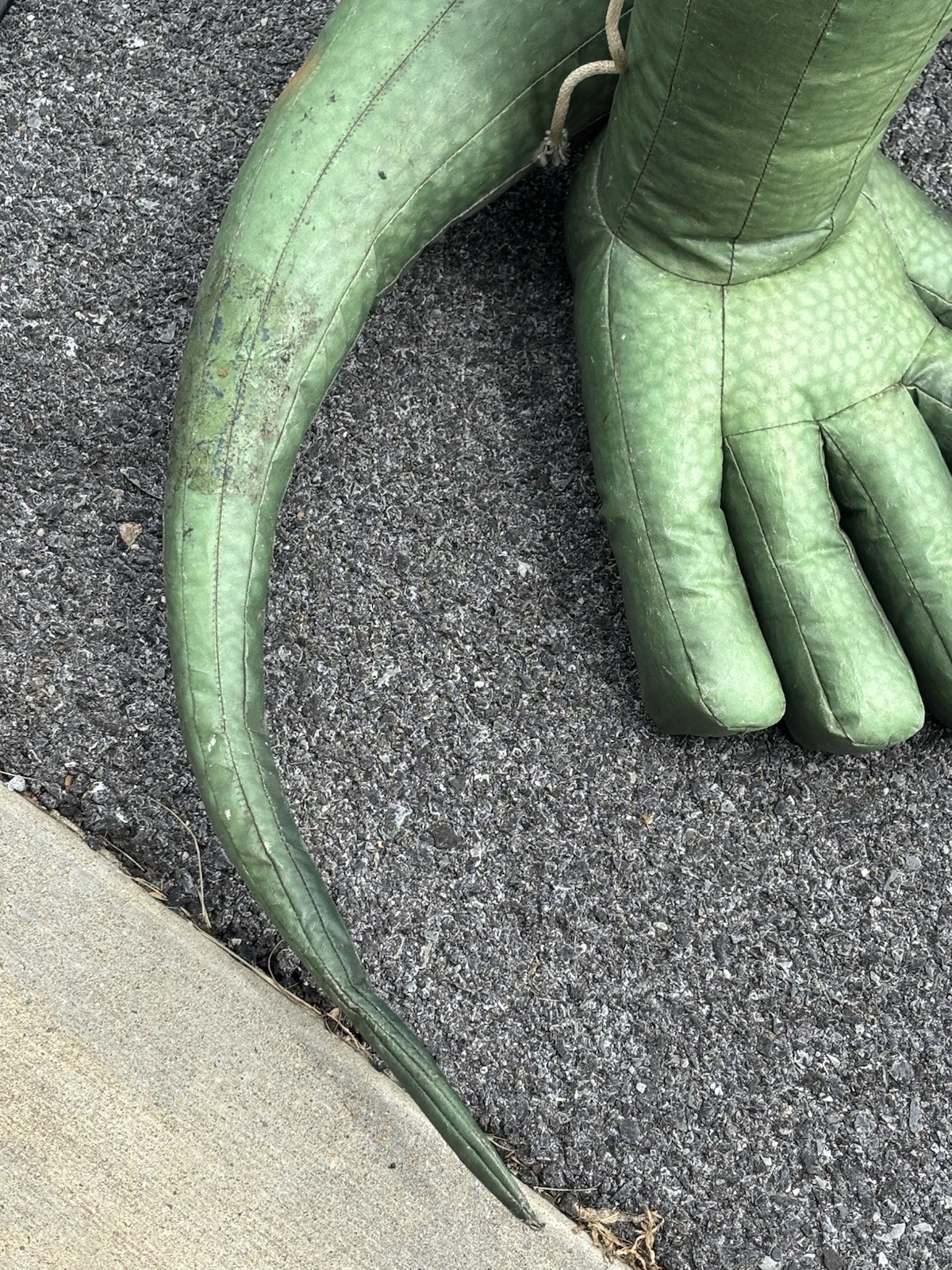 Inflatable Geico Gecko Advertising Approx 8 Feet Tall With Blower