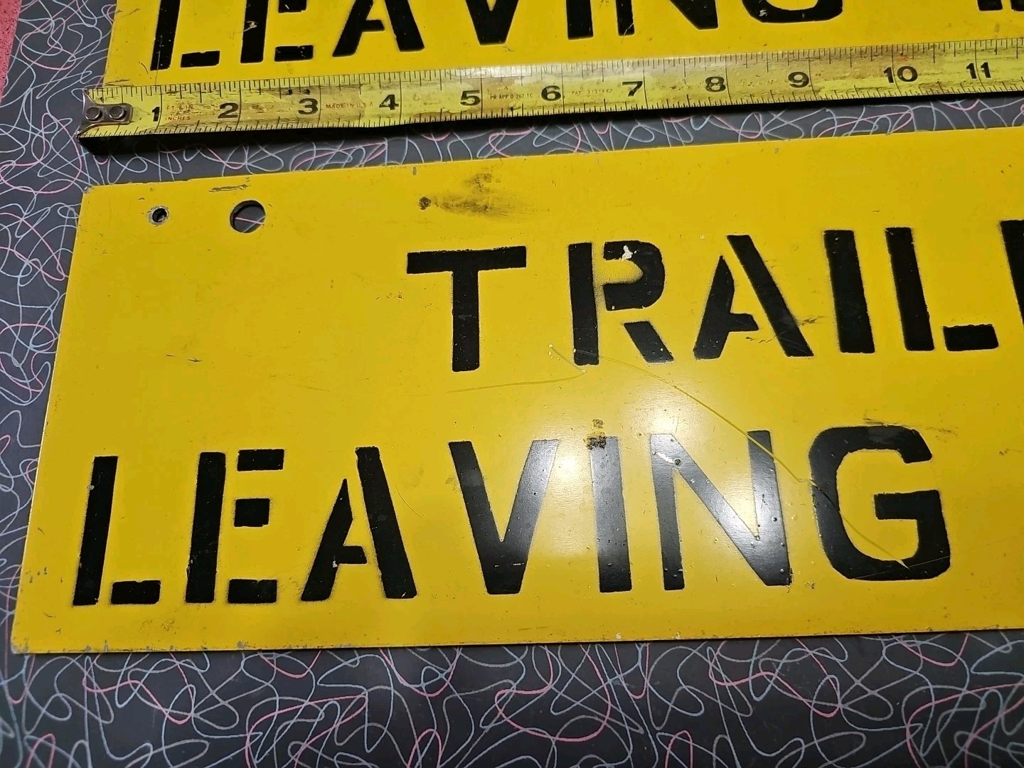 Lot Of 2 Aluminum Signs. « Trailer Leaving Dock » 18&Prime; x 5.5&Prime;