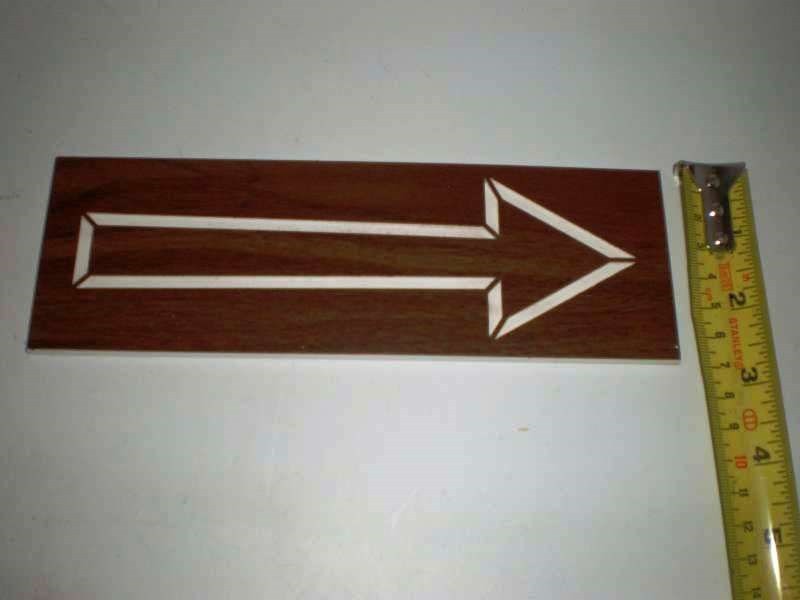 Pointing Arrow Retro Vintage Sign This Way TRAEX 8 1/4&Prime; x 2 3/4&Prime; Brown