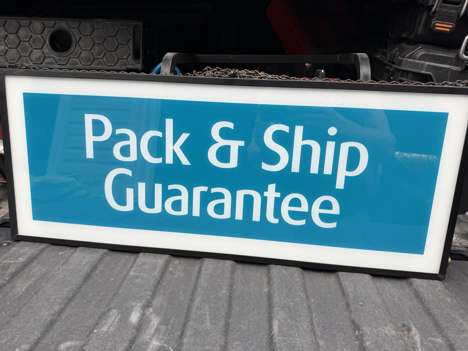 Zeon Corporation Illuminated “Pack & Ship Guarantee” Lighted Store Sign M171601